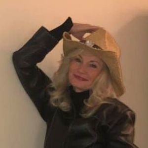 Meet your Posher, Sharon